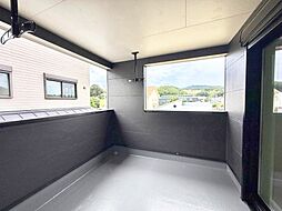 JR東海道本線「国府津」駅 バス乗車20分、下中駐在所前バス停下車 徒歩1分