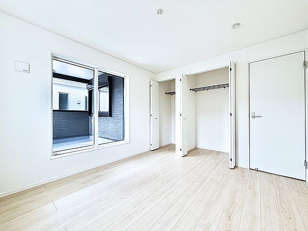 1号棟 ■落ち着いた色合いのお部屋で穏やかな時間を楽しめます