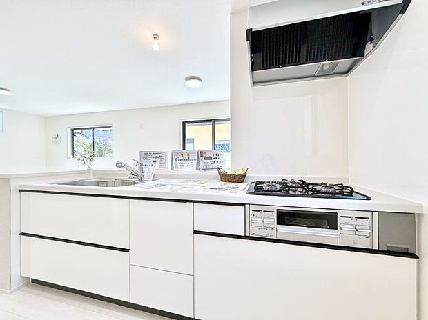 【キッチン】■シンプルで機能的、毎日使いやすいキッチン