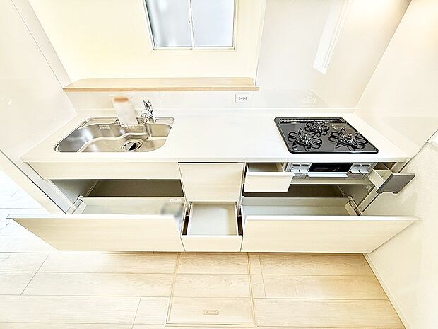 【キッチン】■アイデア広がる、クリエイティブな料理空間