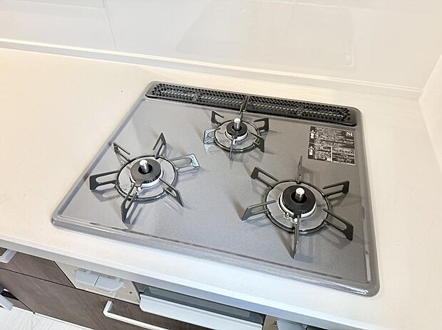 【3口ガスコンロ】■一度に多くの料理ができ便利で効率的