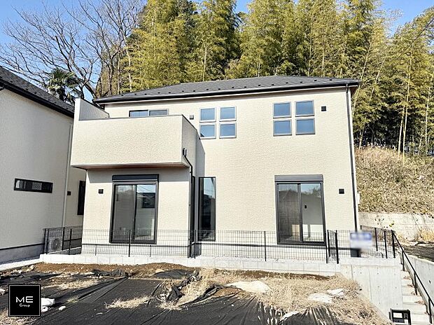 【現地外観写真】2号棟  ■家族みんなが笑顔で過ごせる、安心感のある住まい
