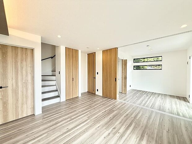 【リビングダイニング】■日常をちょっと特別にする、憩いの空間