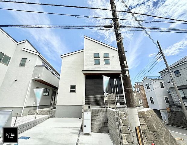 【現地外観写真】■暮らしを彩る充実した設備仕様が備わった住まい