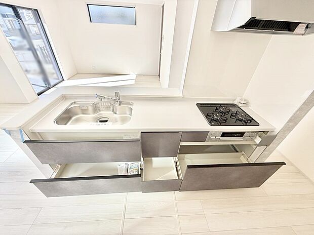 【キッチン】■家族の絆を深める、温もりのあるキッチン