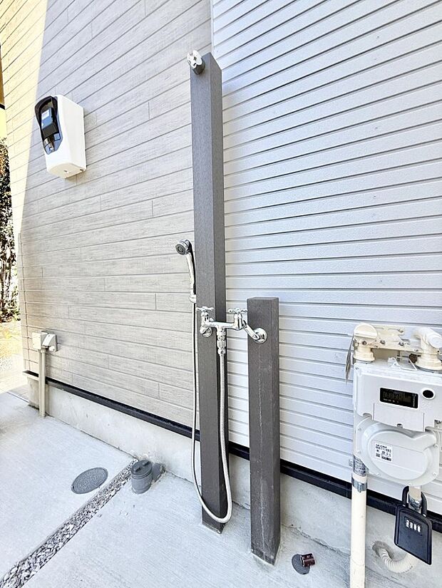 【その他現地】■ガーデニングや洗車などの際に大活躍な屋外立水栓  