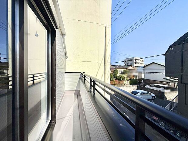 【バルコニー】■ 自然を身近に感じる、開放的なバルコニー