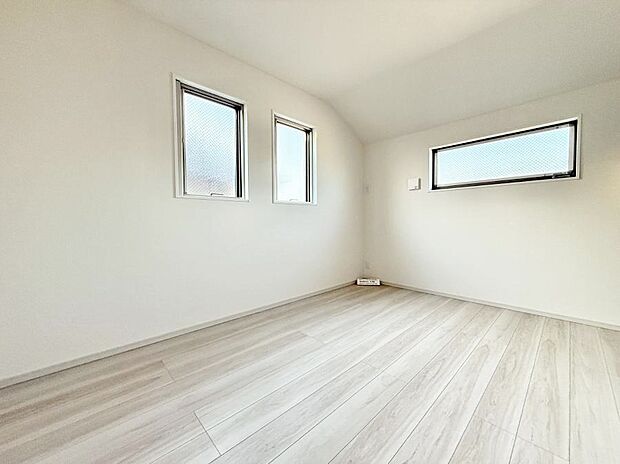 【洋室】■2面採光で明るい居室！