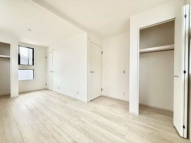 【洋室】■自分だけのスペース どんなお部屋にするかとっても楽しみですね