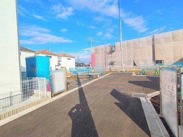 【前面道路含む現地写真】■家族とのお出かけが楽しくなる環境です