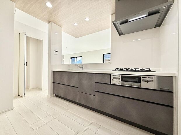 【キッチン】■シンプルで機能的、毎日使いやすいキッチン