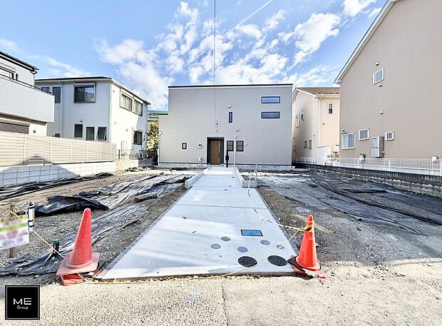 【現地外観写真】■家族の未来を優しく包み込む新しい住まい