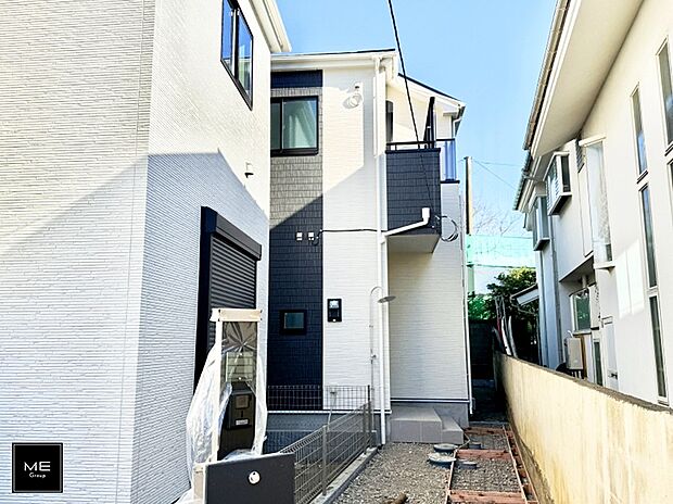 【現地外観写真】■暮らしを豊かにする充実した仕様設備で快適に