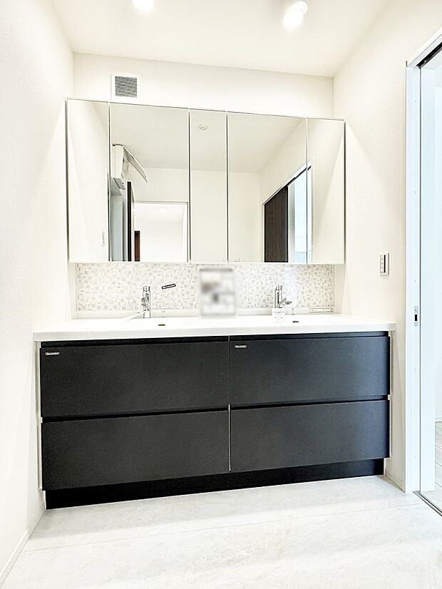 【洗面台・洗面所】■朝の準備がスムーズにできる広さです