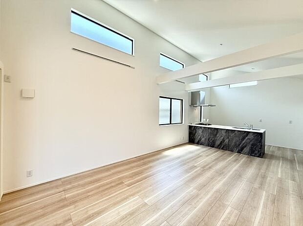 【ダイニング】■家族の笑顔があふれる、くつろぎの空間