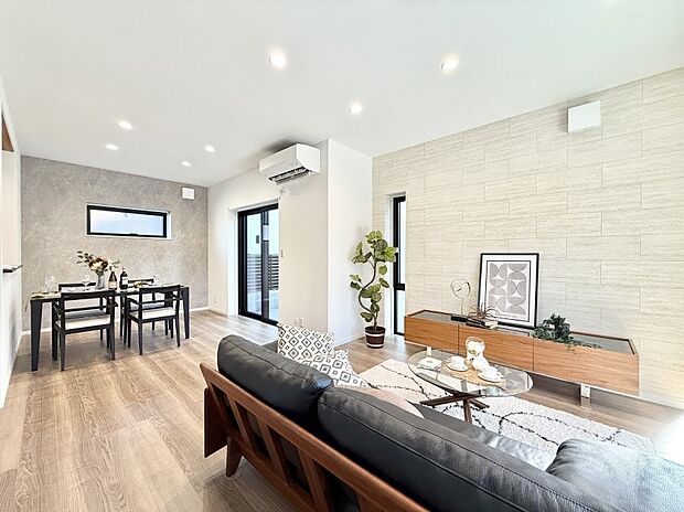 【ダイニング】■ふとした瞬間に幸せを感じる、心地よい場所