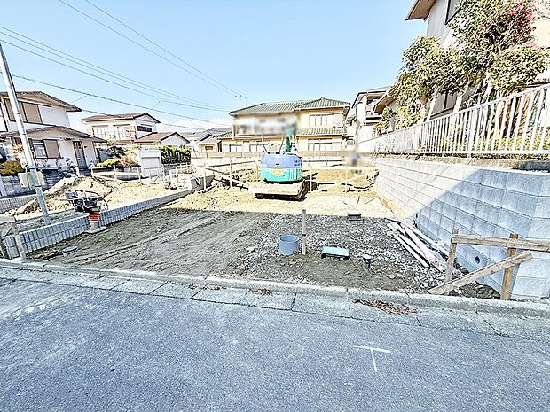 【現地外観写真】■家族みんなが笑顔で過ごせる、安心感のある住まい