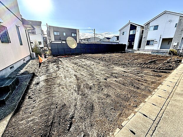 【現地外観写真】■新しい暮らしが始まる場所で、家族の絆を深める