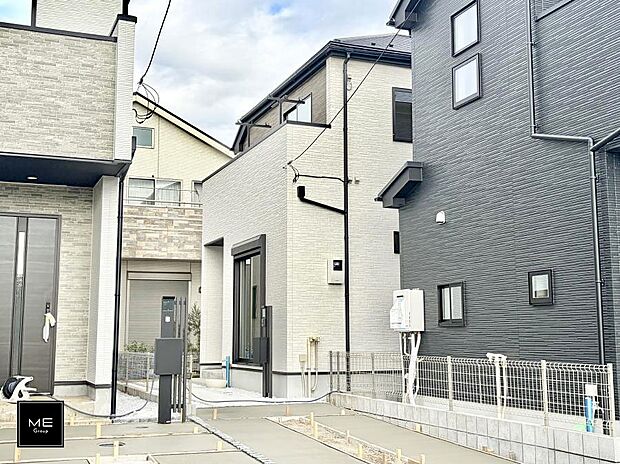 【現地外観写真】■家族みんなが笑顔で過ごせる、安心感のある住まい