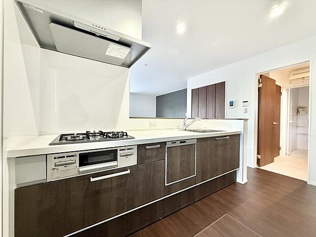 【キッチン】■家族の絆を深める、温もりのあるキッチン