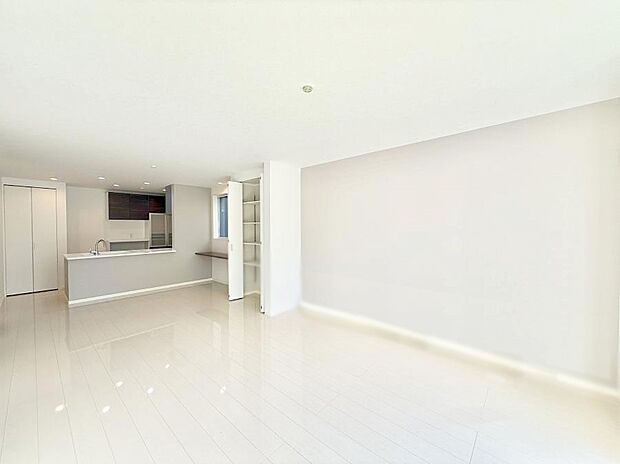 【リビングダイニング】■シンプルだけど贅沢、大切な人と過ごす心がほどける空間