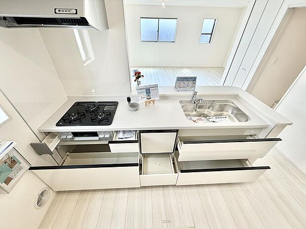 【キッチン】■家族の絆を深める、温もりのあるキッチン