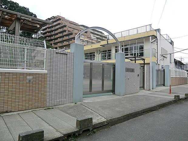 高津幼稚園（約450m・徒歩6分）