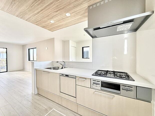 【キッチン】■シンプルで機能的、毎日使いやすいキッチン