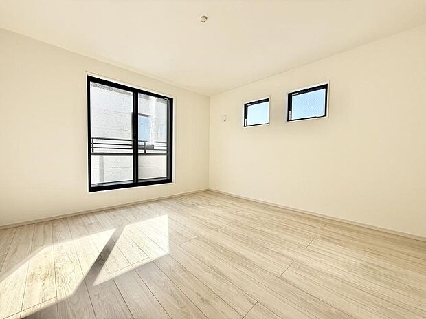 【子供部屋】■陽射しが差し込む暖かいお部屋