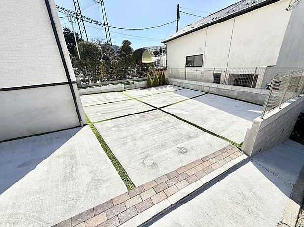 【駐車場】■カースペース2台駐車可能