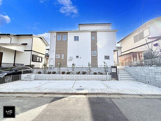 【現地外観写真】■堂々とした風格！お洒落な外観！  