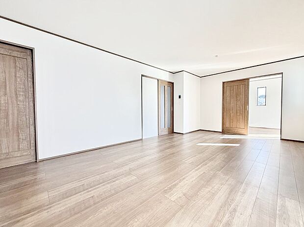 【ダイニング】■ふとした瞬間に幸せを感じる、心地よい場所