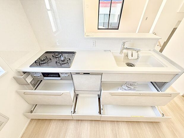 【キッチン】■美味しい時間が生まれる、笑顔あふれるキッチン