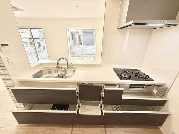 【キッチン】■シンプルで機能的、毎日使いやすいキッチン