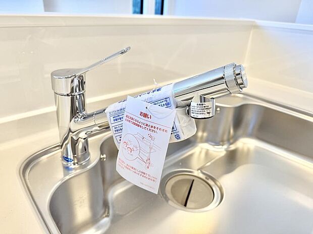 【浄水器】■清潔でおいしい水を手軽に供給してくれます