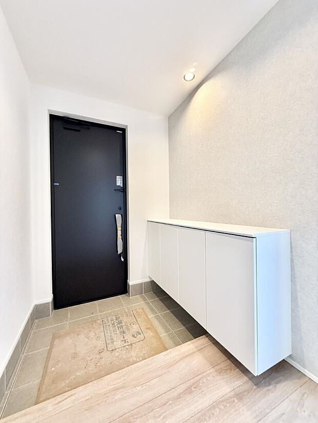 【玄関】■ ここから始まる一日、すっきり整った玄関