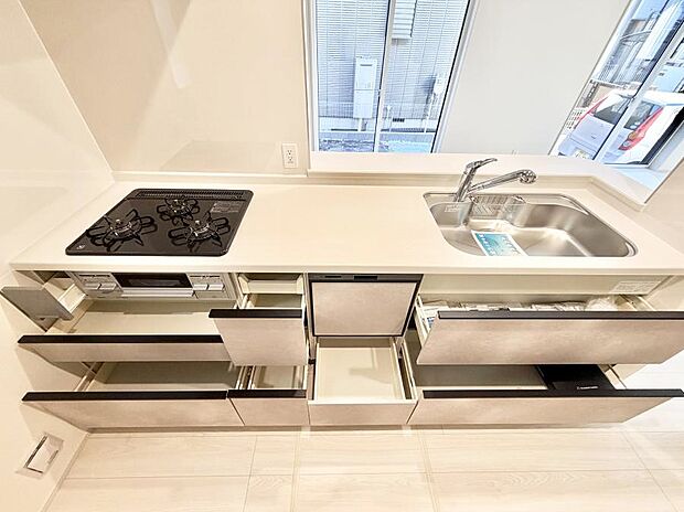 【キッチン】■家族の絆を深める、温もりのあるキッチン