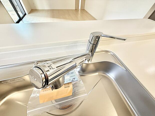 【浄水器】■清潔でおいしい水を手軽に供給してくれます