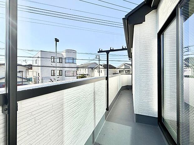 【バルコニー】■お洗濯物がよく乾く陽当たり良好のバルコニーです！