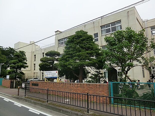 愛川町立中津小学校(約1,200m・徒歩15分)