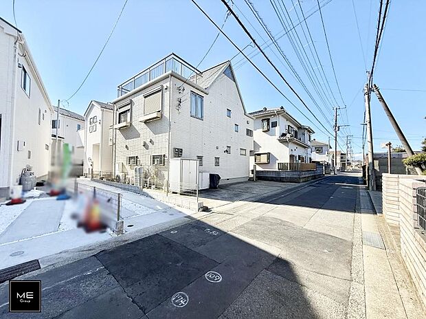 【前面道路含む現地写真】小・中学校至近でお子様の通学も安心です  