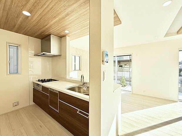 【ダイニングキッチン】■キレイに片付く、使いやすいキッチン