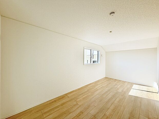 【洋室】■自分だけのスペース どんなお部屋にするかとっても楽しみですね