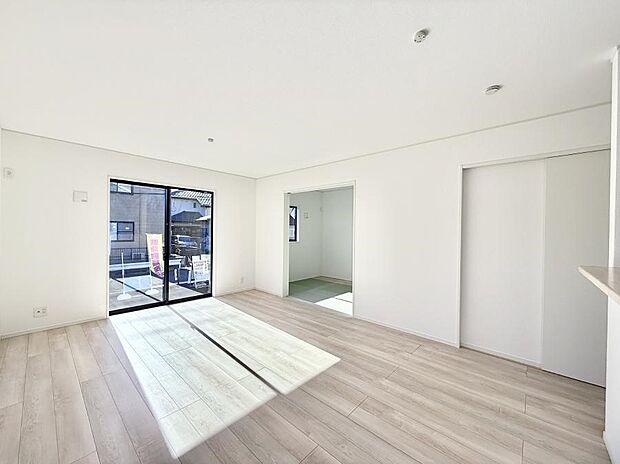 【ダイニング】■ふとした瞬間に幸せを感じる、心地よい場所