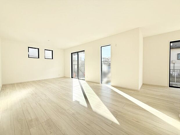 【ダイニング】■ふとした瞬間に幸せを感じる、心地よい場所