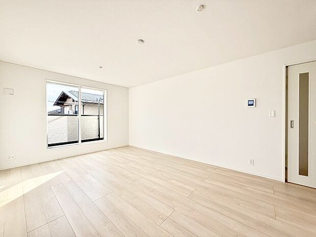 【ダイニング】■ふとした瞬間に幸せを感じる、心地よい場所