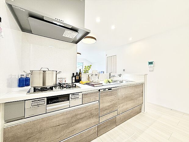 【キッチン】■アイデア広がる、クリエイティブな料理空間