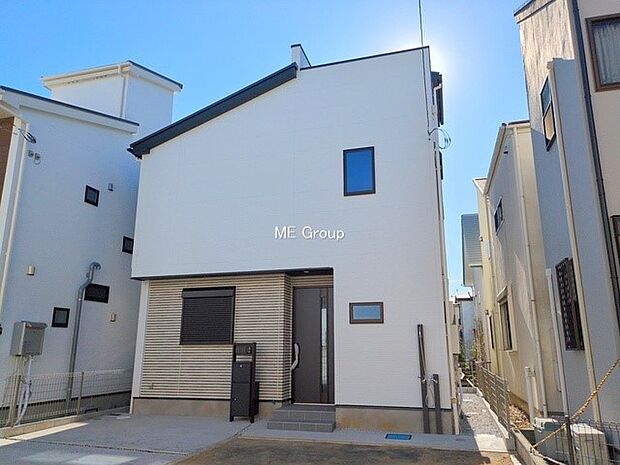 【現地外観写真】落ち着いたお洒落な外観  