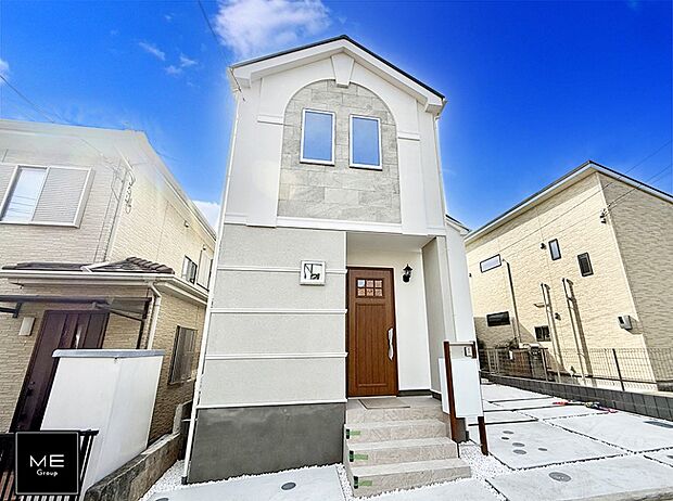 【現地外観写真】落ち着いたお洒落な外観  