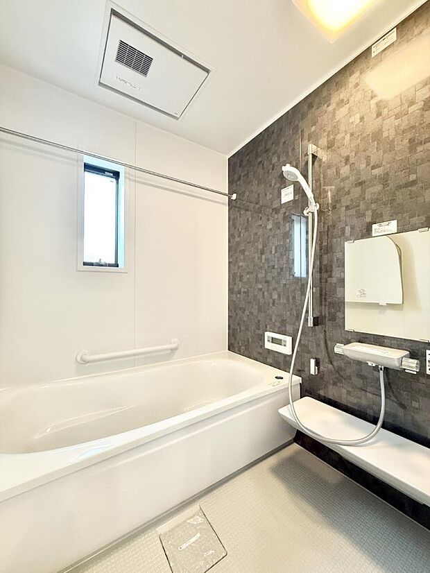 【浴室】■家族みんなが気持ちよく使える設計です